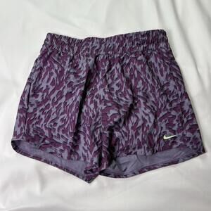 Nike One Girls Size L Kids High Waisted Shorts New Purple  (Item 34)
